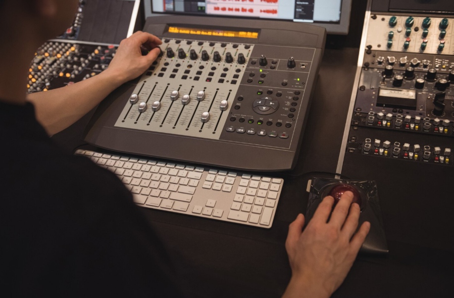 Custom audio enclosures through sheet metal fabrication