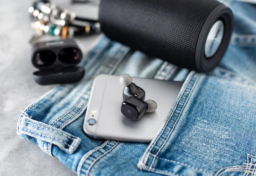 From High-End Audio to Wearables: The Growing Dominance of CNC in 3C Manufacturing