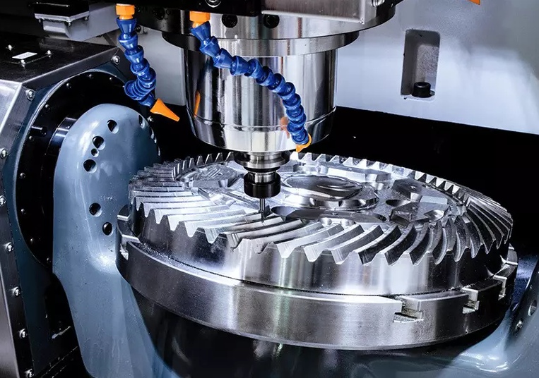 Usinagem CNC de alta precisão e análise DFM otimizam a produção em massa.