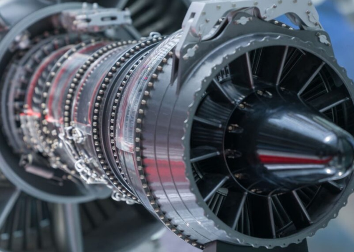 La lavorazione delle leghe aerospaziali richiede un controllo preciso della temperatura e delle sollecitazioni.