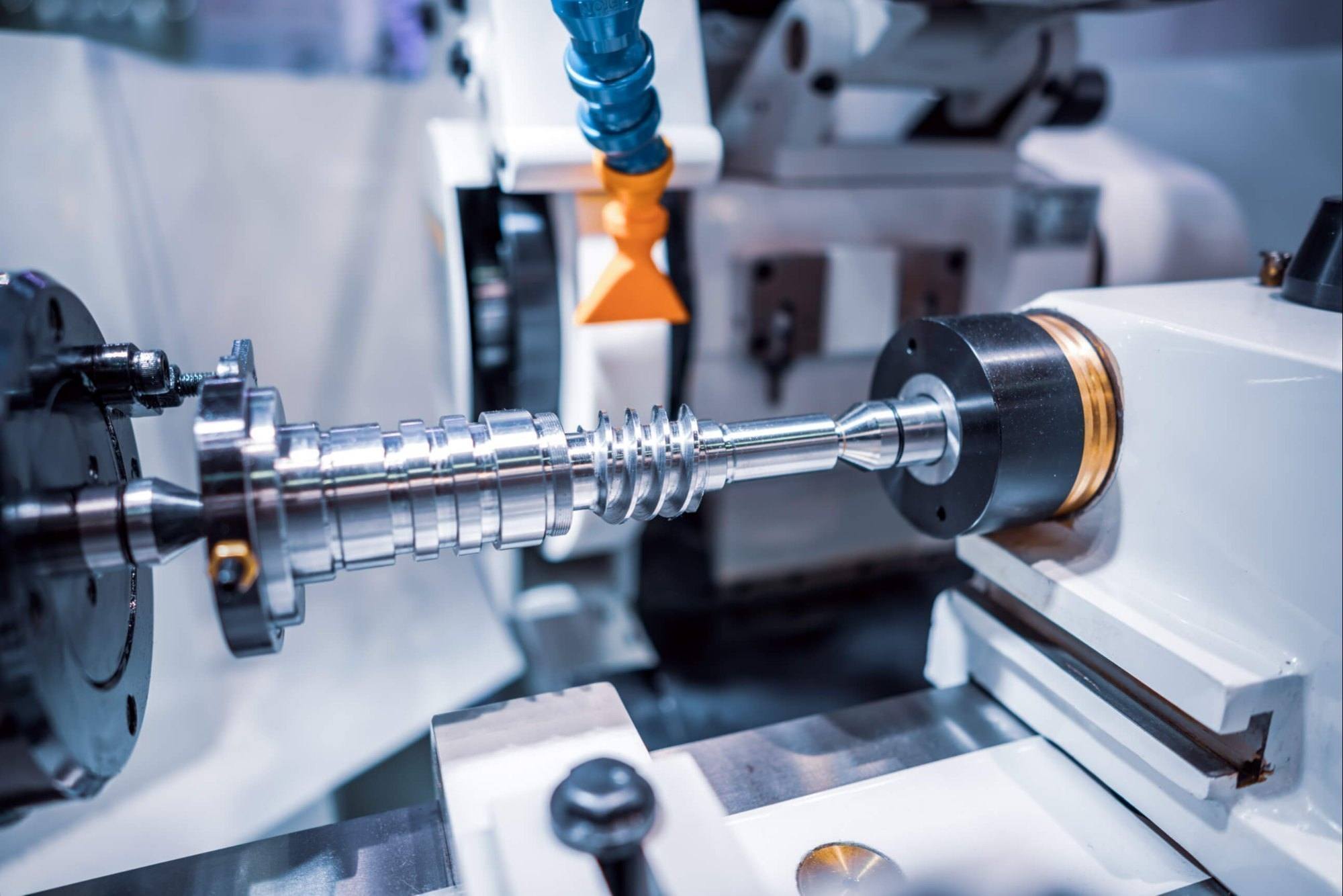 Fabricação de eixos CNC de torneamento e fresamento de precisão para aplicações industriais