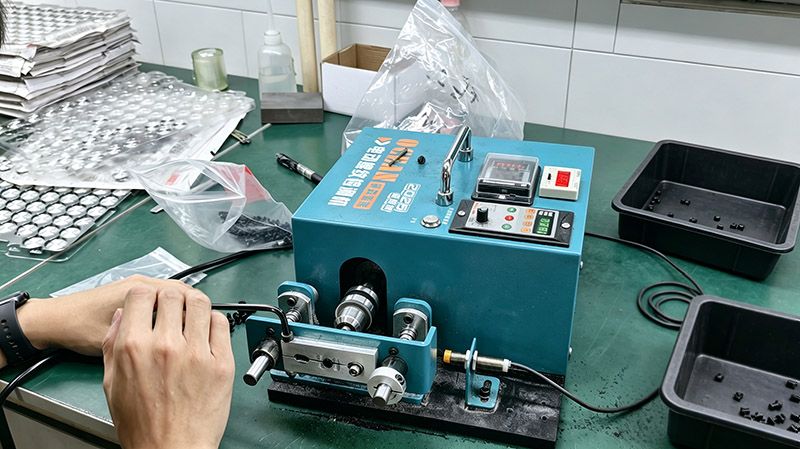 Tapped hole quality inspection