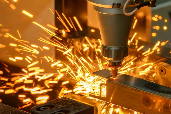 Precision diamond cutting and burr-free CNC knurling