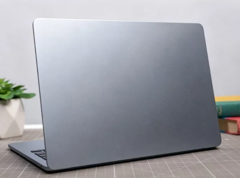 Achieving MacBook Iconic Satin Touch on Aluminum Parts